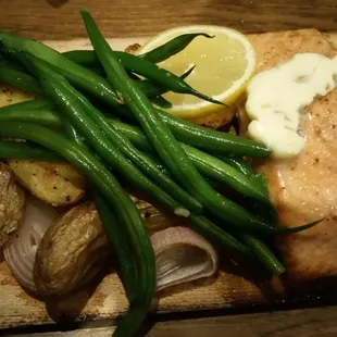The wood roasted salmon (moist) with green beans (crunchy) were delicious! The potatoes were a bit dry. Overall a good dish!
