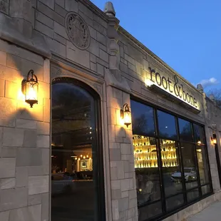 Beautiful restaurant. Nice ambiance.