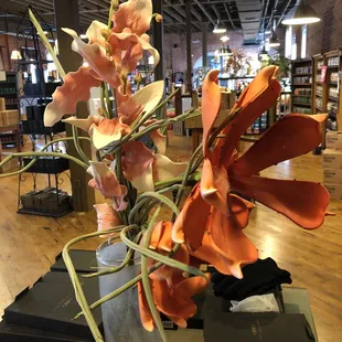 Beautiful &amp; Unique Floral Stems in a very cool vase