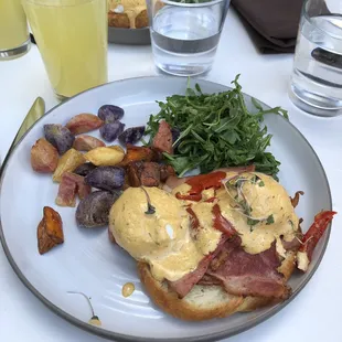 Eggs Benedict