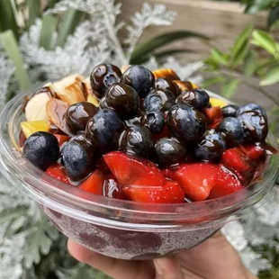 Fresh fruit on top of the acai bowl