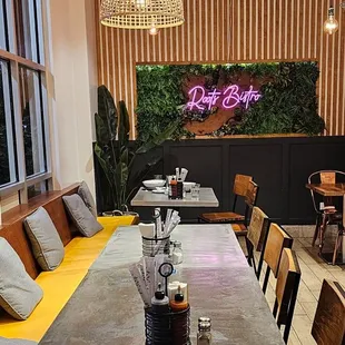 Nicely decorated space.