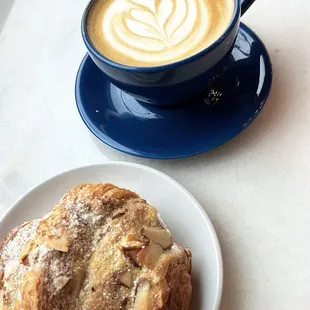 SF vanilla/almond milk latte