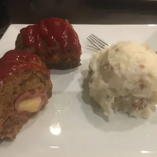Stuffed meatloaf