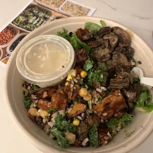 The most amazing salad/rice bowls I've had. Mind blown.