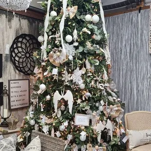 Gorgeous Christmas tree as you enter shop.