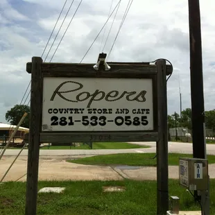 sign for ropers country store and cafe