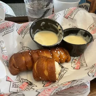 These Bavarian Pretzels were AMAZING! We ended up ordering 3 of those! Highly recommend ‍