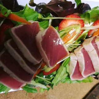 Tuna Tataki Salad