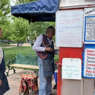 Roque working his famous cart