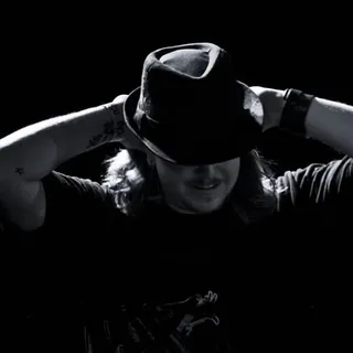 Chris W.