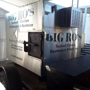 RoRo's BBQ smoker