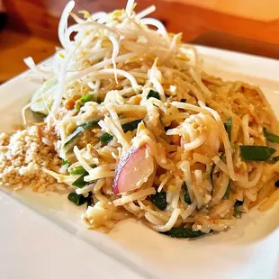 a plate of noodles