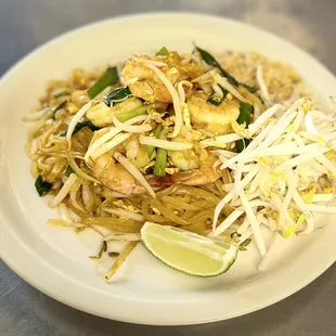 Shrimp pad thai