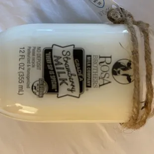 12 oz strawberry candle $9.00