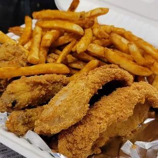 Fried Grouper close up in the Fish n Chicken Platter