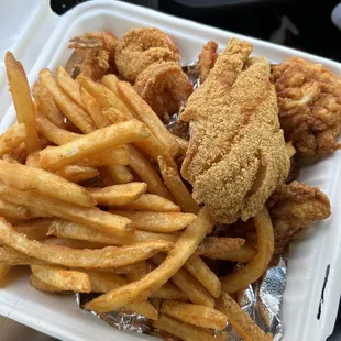 Fish, Shrimp and Chicken Platter - Fried Fish, 5 Shrimp, 3pc Chicken Tenders with 1 Reg. Side