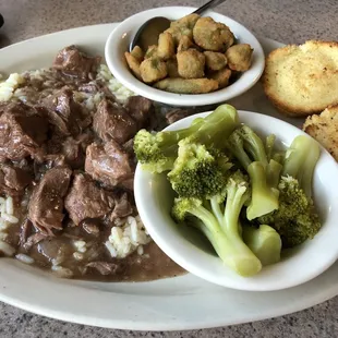 Beef tips &amp; Rice, Broccoli, Okra, and Cornbread