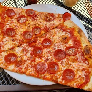 Lunch special 2 pepperoni slices