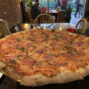 Salami & Basil Round Pizza