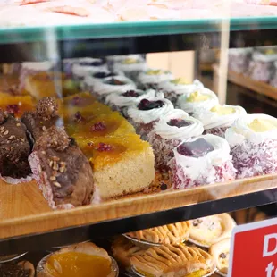 donuts, dough desserts, food