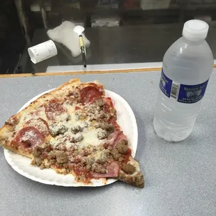 AWESOME PIZZA AFTER COMING OUT OF THE CLUB