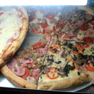 a close up of a pizza