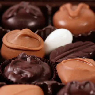 Rosalind Candy Castle Deluxe Chocolate Assortment