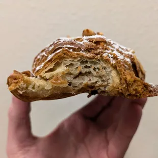 @endoedibles on Instagram 09/17/24
 
 Almond Croissant