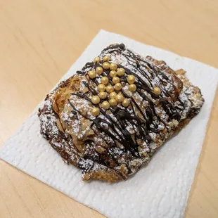 @endoedibles on Instagram 01/06/25
 
 Nutella Almond Croissant