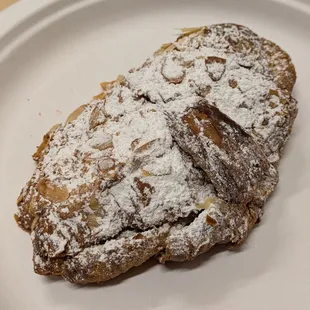@endoedibles on Instagram 01/06/25
 
 Almond Croissant