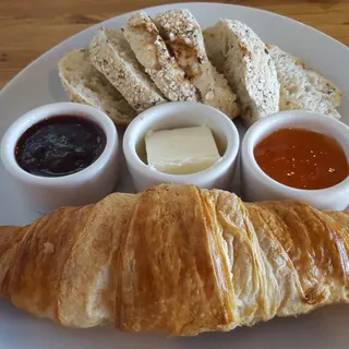 Petit Dejeuner Francais