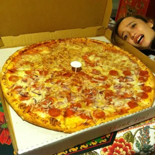 24 &quot; giant NY style pizza