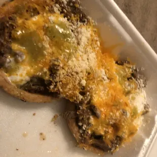 Carne asada sopes