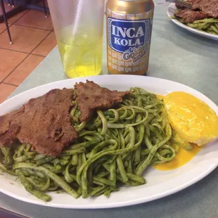 Tallarines verdes con papa a la Huancaína... My favorite!