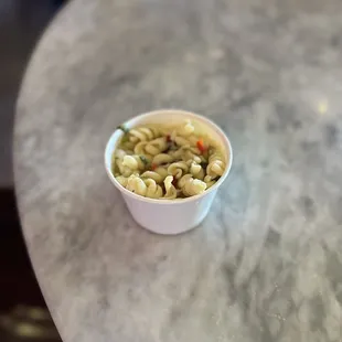 Roscoe&apos;s Famous Deli Pasta Salad