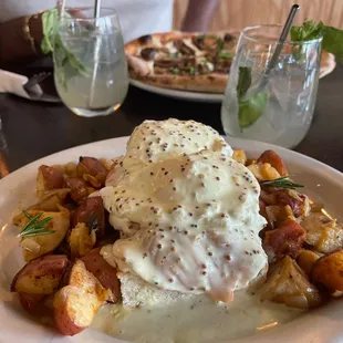 food, chicken wings and fried chicken