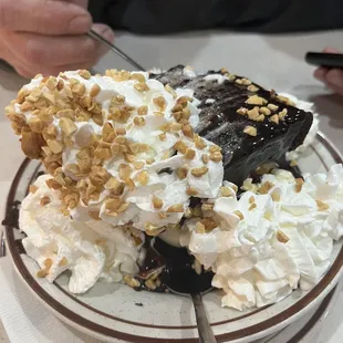 Brownie dessert was large enough for 4 people!!