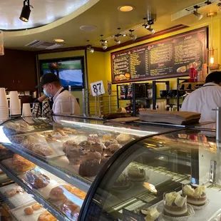 oysters and mussels, interior