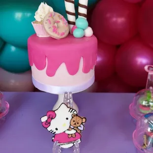 4 inch cake and cookies