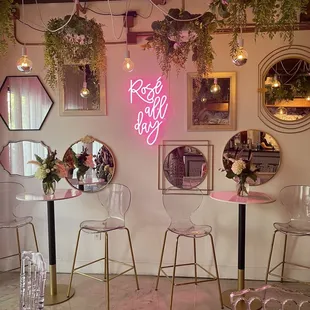 Mirror wall - how cool is this??