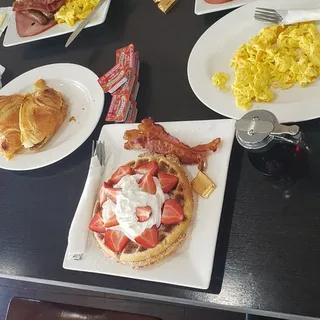 #14. Fresh Strawberry Waffle