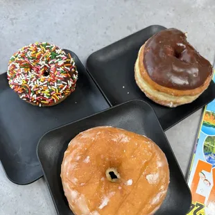 food, donuts, dough desserts