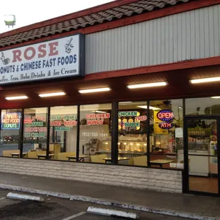 Exterior / storefront