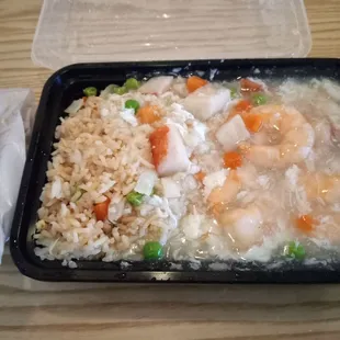 Shrimp with lobster sauce lunch specials (with egg roll)