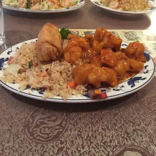 General Tso&apos;s chicken combo