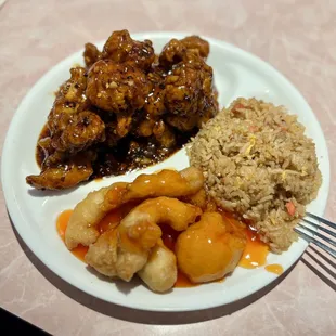 General Tao&apos;s Chicken and Sweet and Sour Chicken