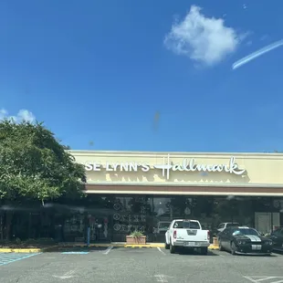 I'm either pressed for time, or it's closed. One day I will go in and not window shop.