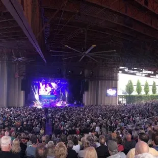 The pano from the rear gives a good look at the venue.