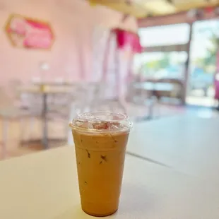Rose Latte that already comes with oat milk :)  | www.moniquedao.com